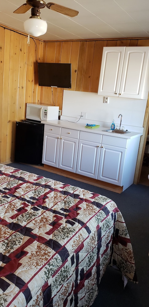 Standard Room, 1 Queen Bed, Non Smoking, Kitchenette photo 1