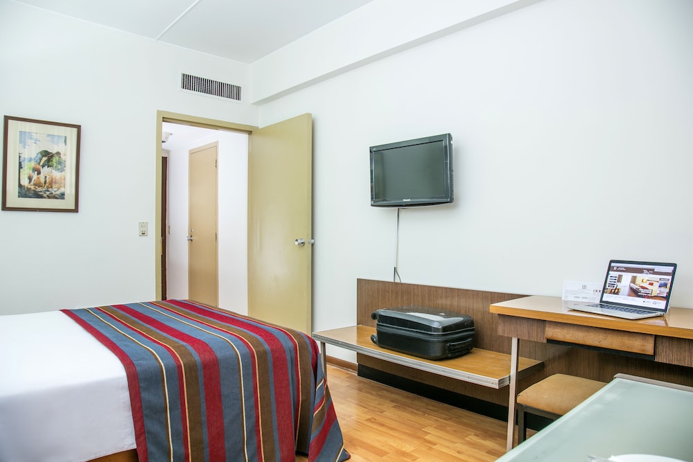 Double or Twin Room - Photo 4