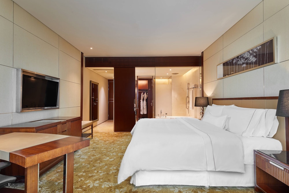 Club Room, 1 King Bed (Westin)