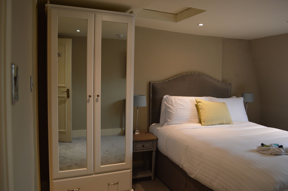 Double Room (With Shower, Room 6) photo 3