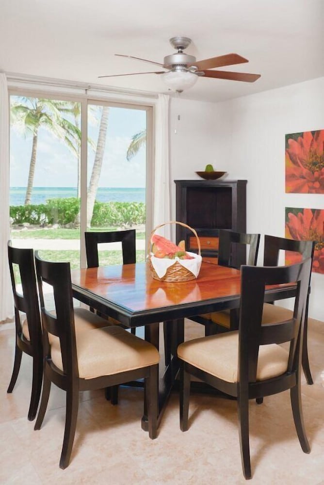 Three Bedroom Beach Front Villa photo 2