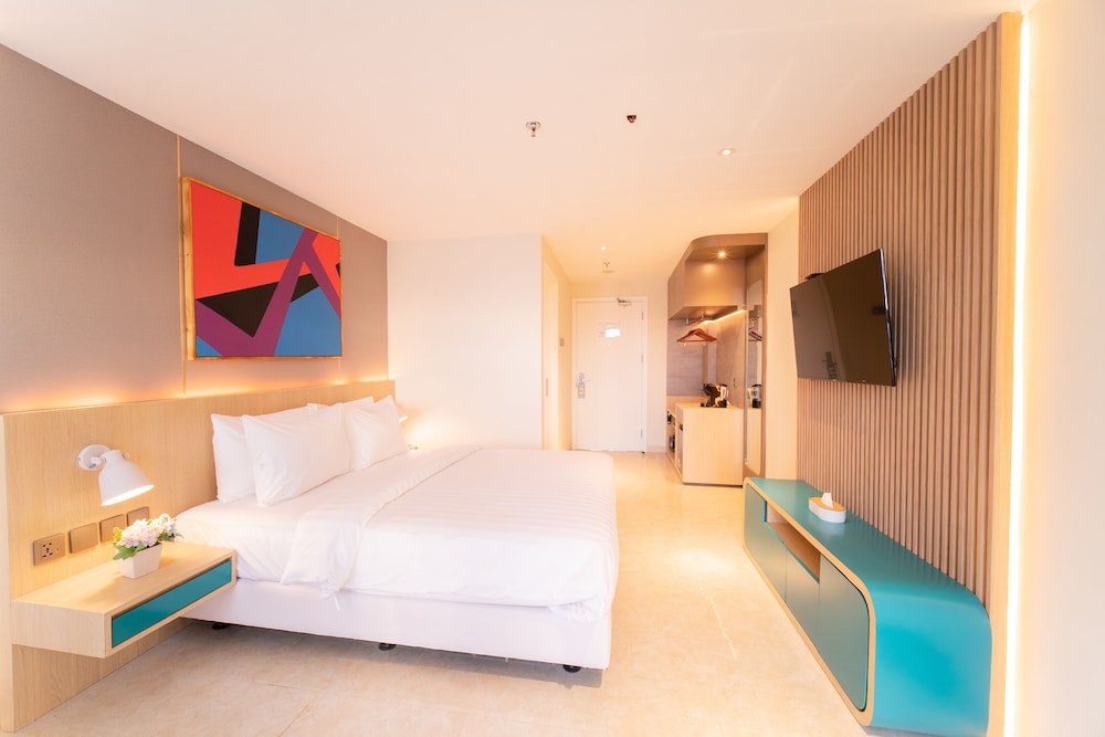 Superior Double or Twin Room, Pool View (Free2Tickets to Marquee on 7pool club) - Photo 15