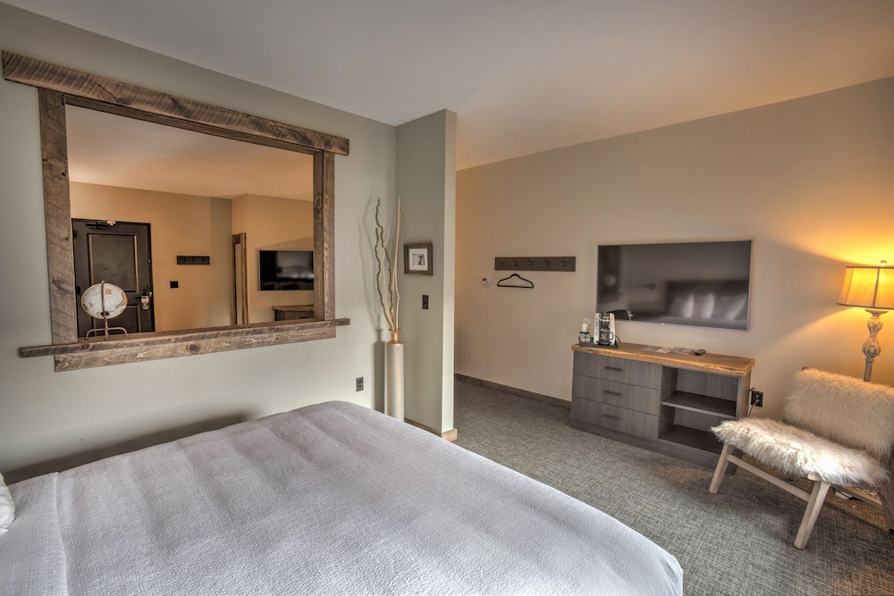 Studio Suite, 1 King Bed - Photo 3