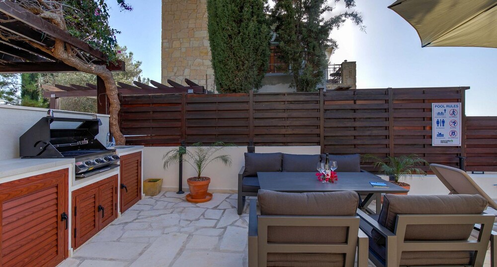 Villa photo 3