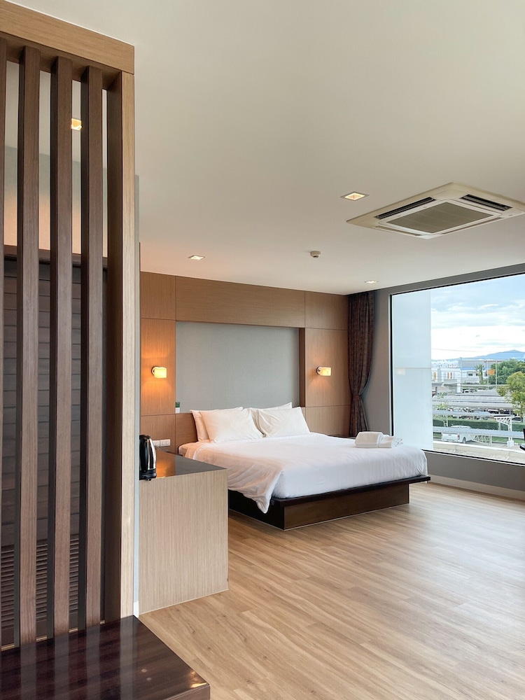 Deluxe Room - Photo 1