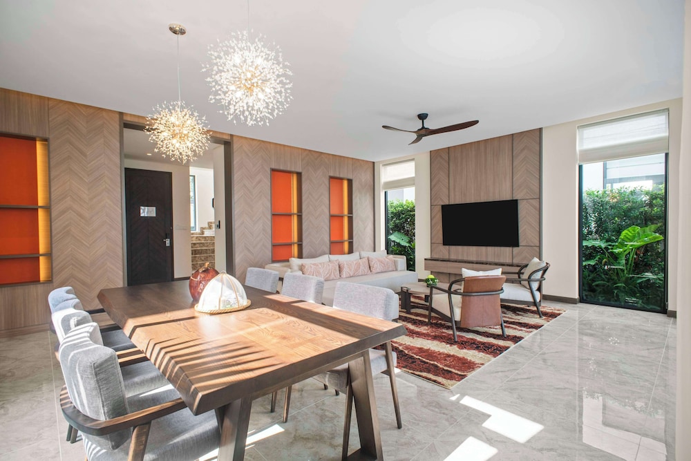 Suite, 2 Bedrooms, Private Pool - Photo 3