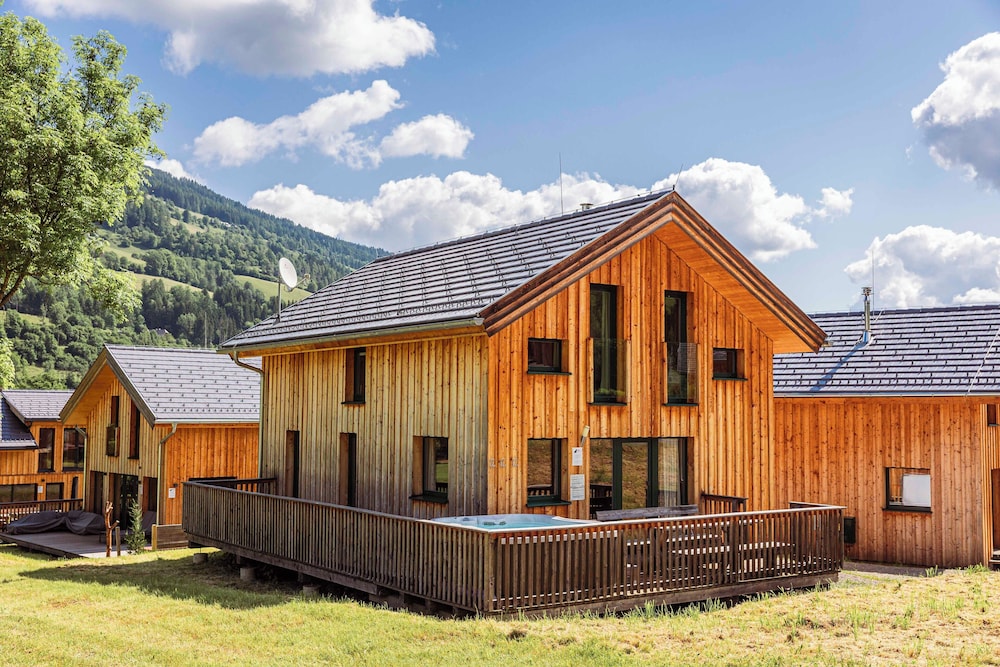 Chalet # 31a  mit 4 Schlafzimmern, IR-Sauna & Whirlpool