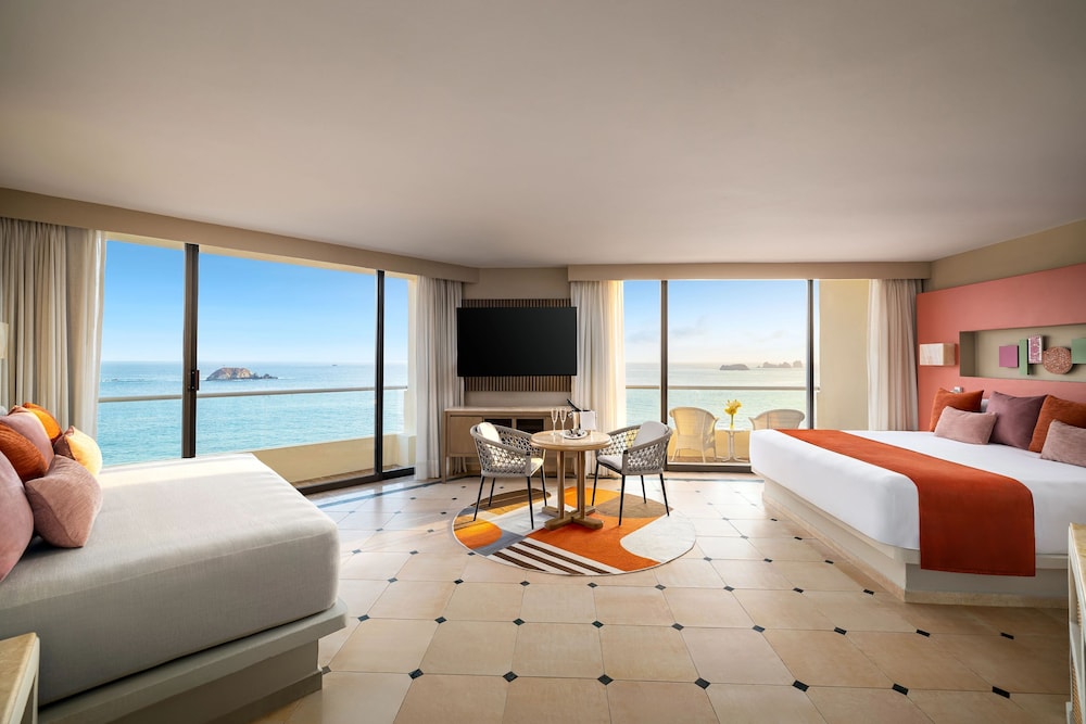 Honeymoon Suite (Sun Club) - Photo 3
