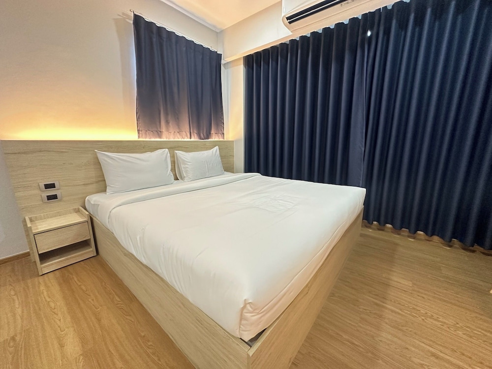 Deluxe Room - Photo 1