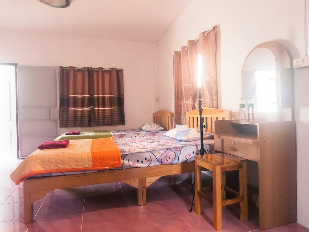 Basic Twin Room