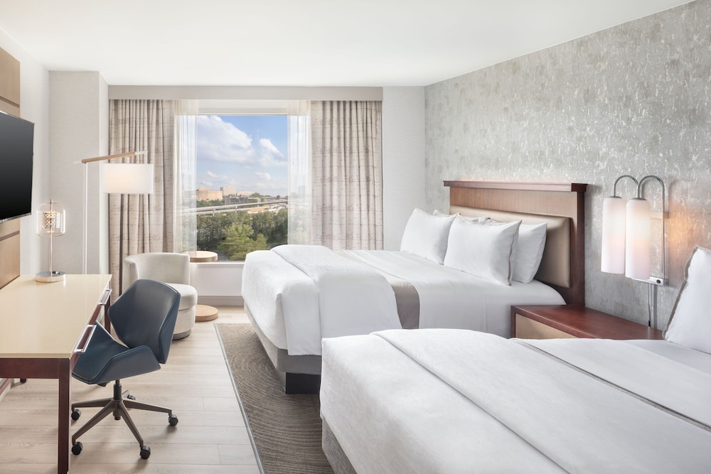 Executive Room, 2 Queen Beds - Photo 1