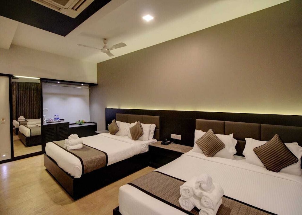 Deluxe Double Room, City View