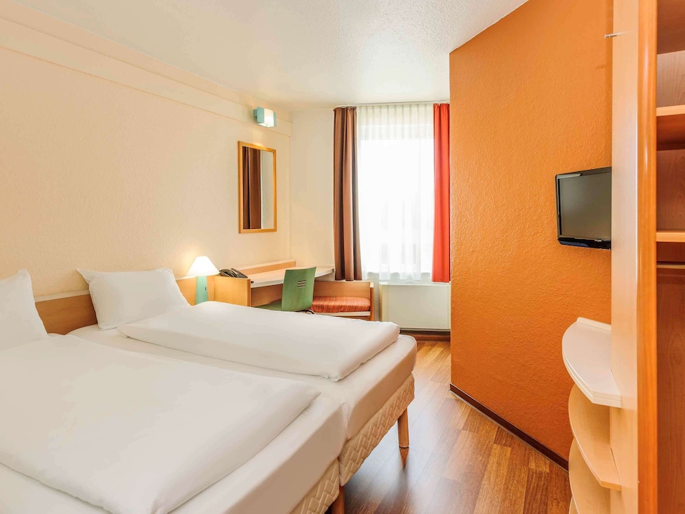 Standard Twin Room, 2 Twin Beds - Photo 1