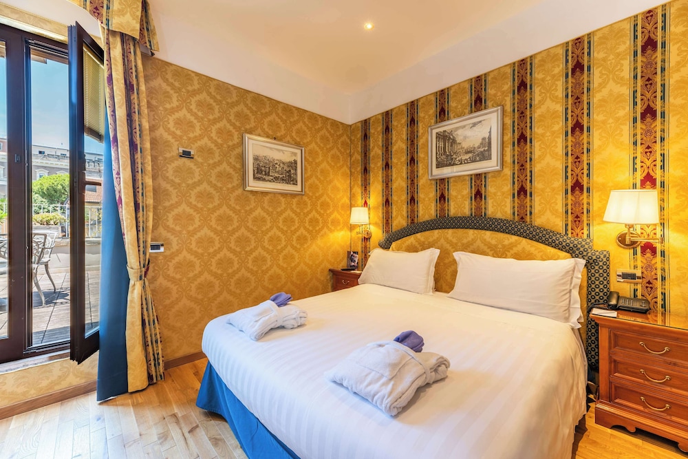 Comfort King Room thumbnail 6