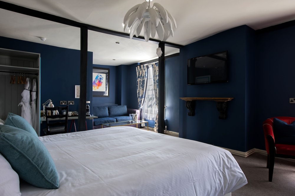 Studio Suite photo 1