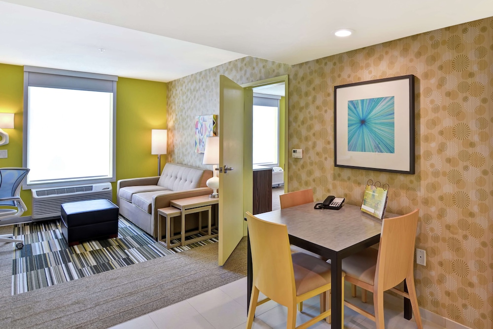 Suite, 1 Queen Bed, Accessible (Hearing) photo 3