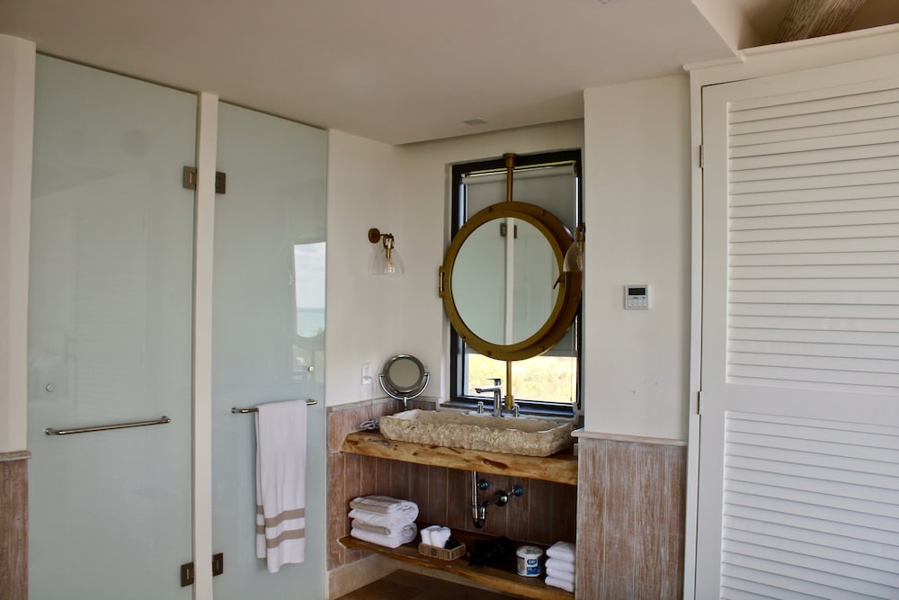 Oceanview Barefoot Suite - Photo 5