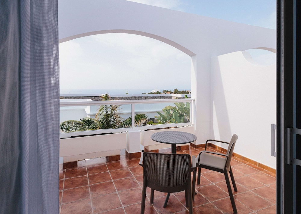 Habitación Doble, Balcón, Vista al Océano (2 Adultos + 1 Niño)