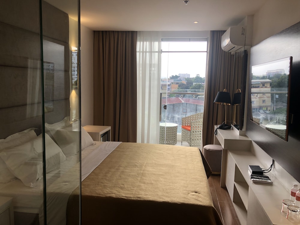 Royal Suite with Balcony photo 2