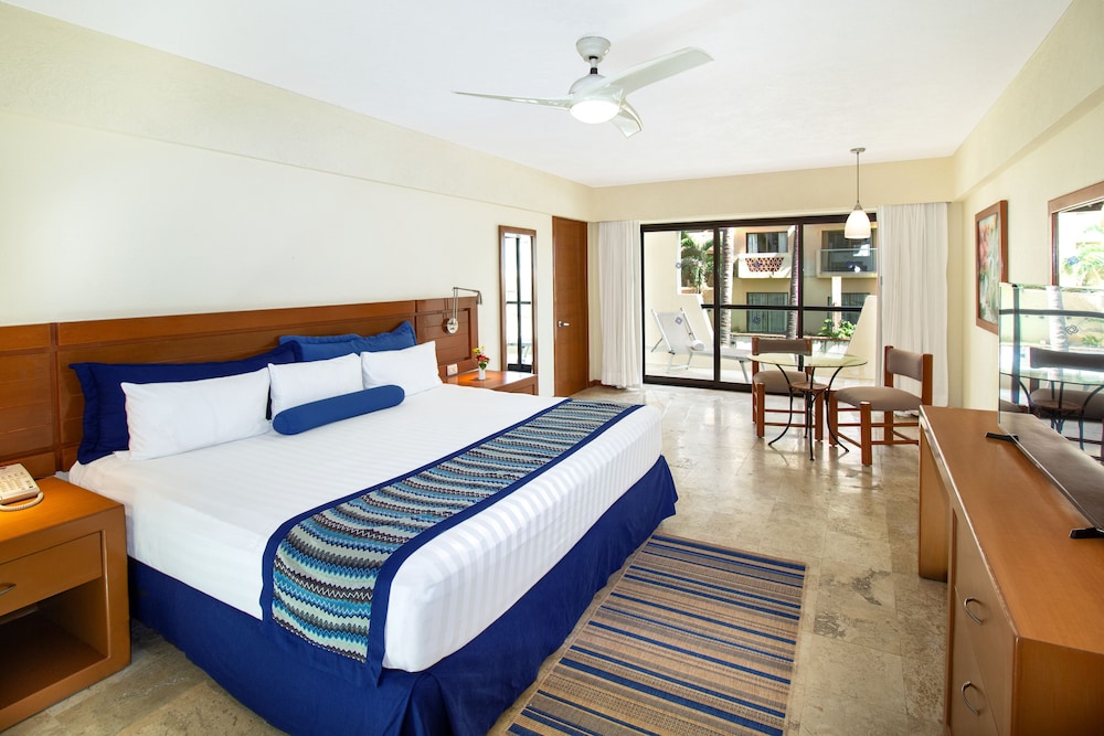 One Bedroom Suite - Photo 1