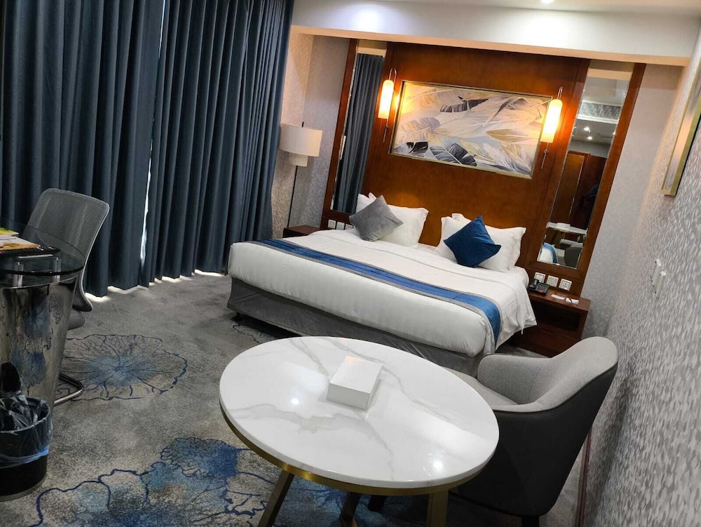 Superior Triple Room photo 2