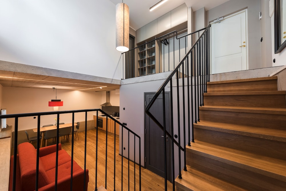 Superior Split Level Apartment
