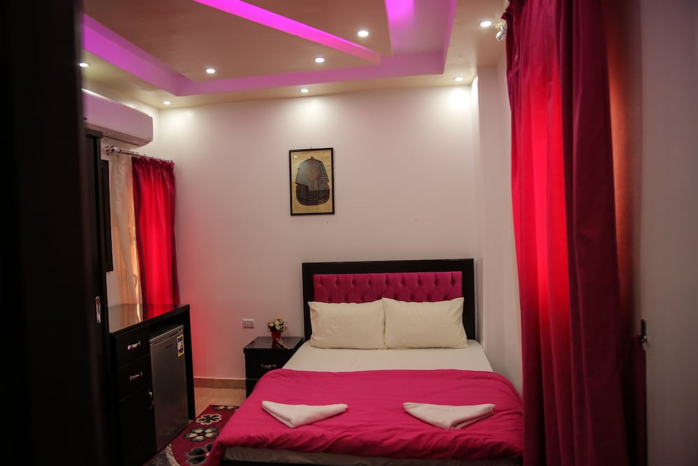 Signature Twin Room, 1 Double Bed, Mountain View photo 3