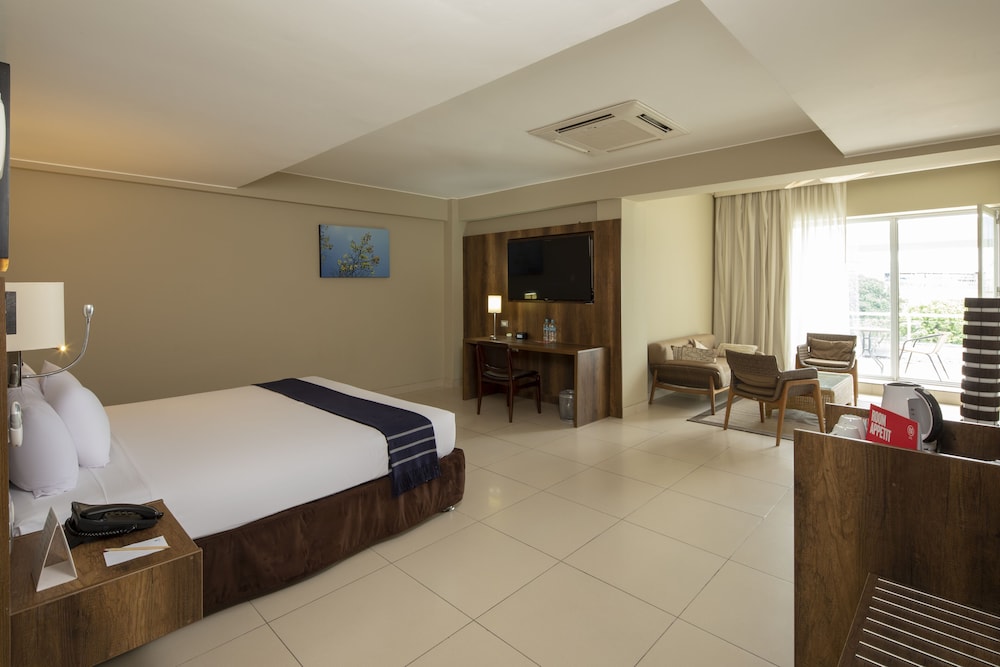Junior Suite, 1 King Bed, Terrace photo 1