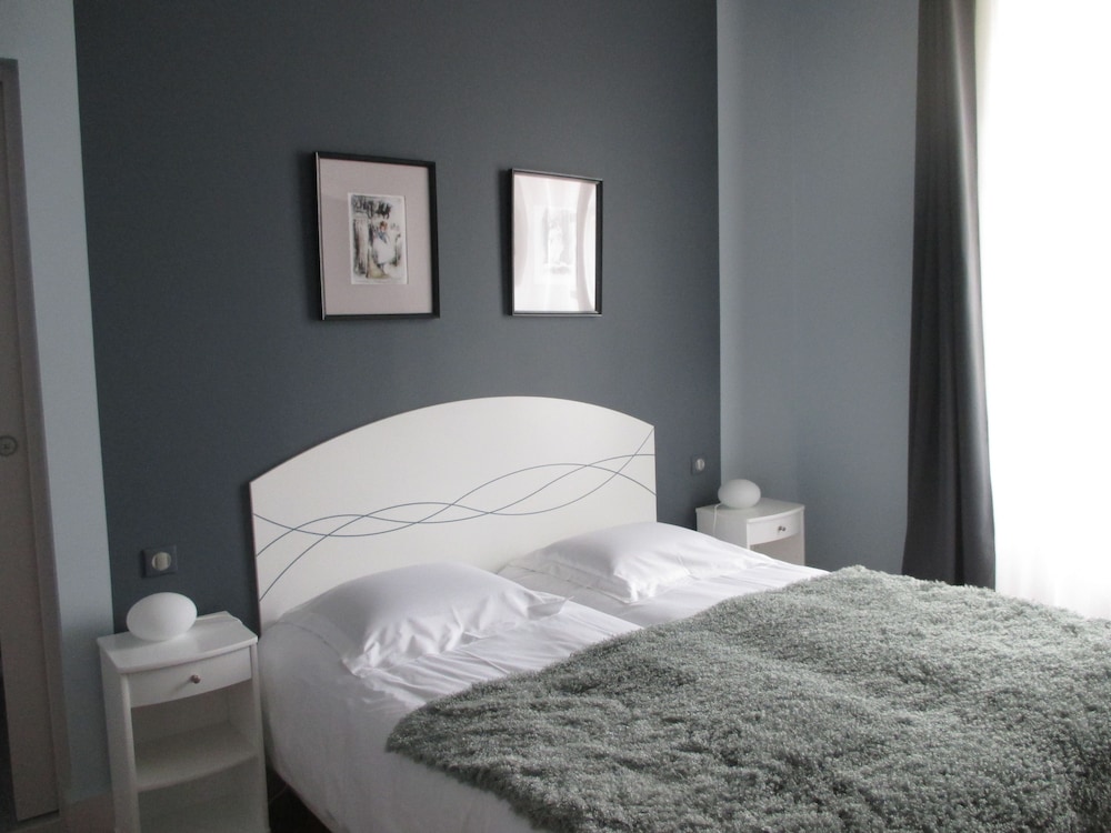 Twin Room - Photo 1