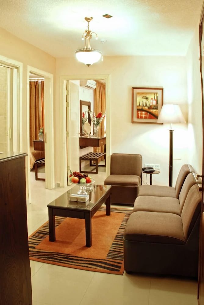 Suite, 2 Bedrooms photo 3