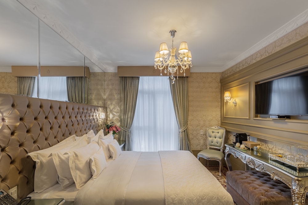 Suite Master with Spa Bath