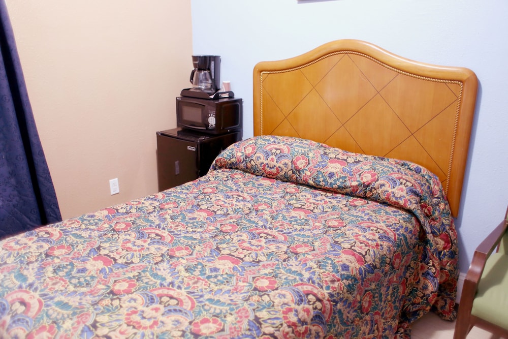 Standard Single Room, 1 Bedroom (Shared Bathroom)