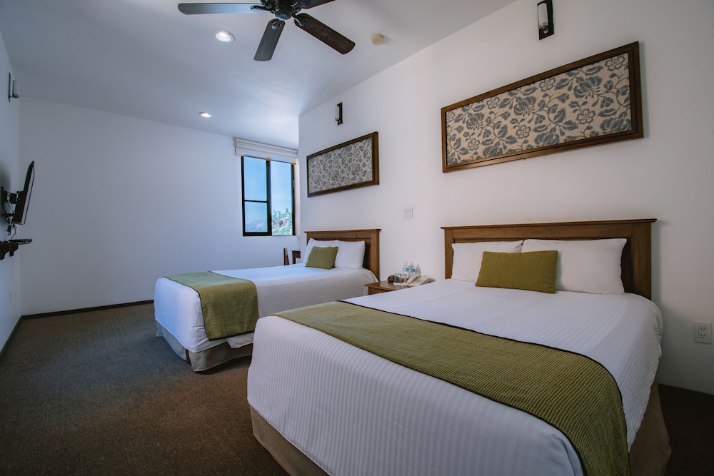 Junior Room, 2 Double Beds