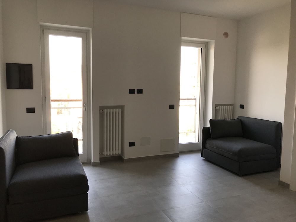 Apartment, Multiple Beds, Balcony, Courtyard View