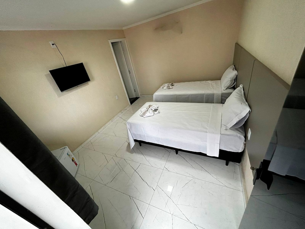 Basic Twin Room photo 2