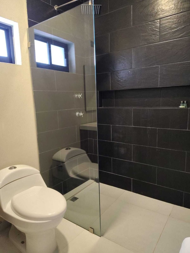 Deluxe Double Room - Photo 9
