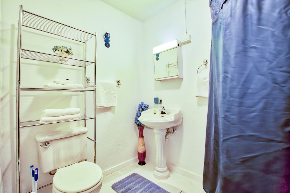 Economy Double or Twin Room, 1 Queen Bed, Non Smoking, Garden Area photo 2