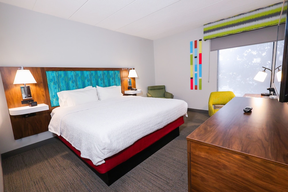Room, 1 King Bed, Accessible, Non Smoking - Photo 8