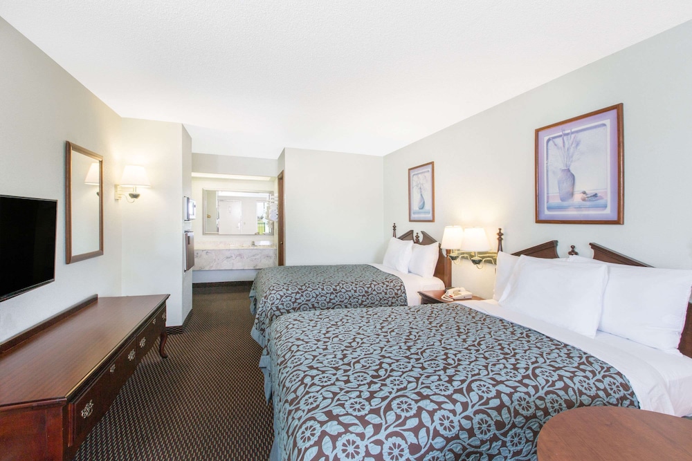 Double Room, 2 Double Beds, Smoking - Photo 2