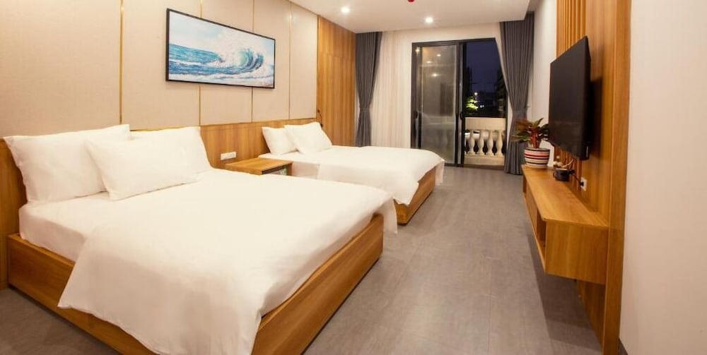 Deluxe Quadruple Room, Balcony, City View