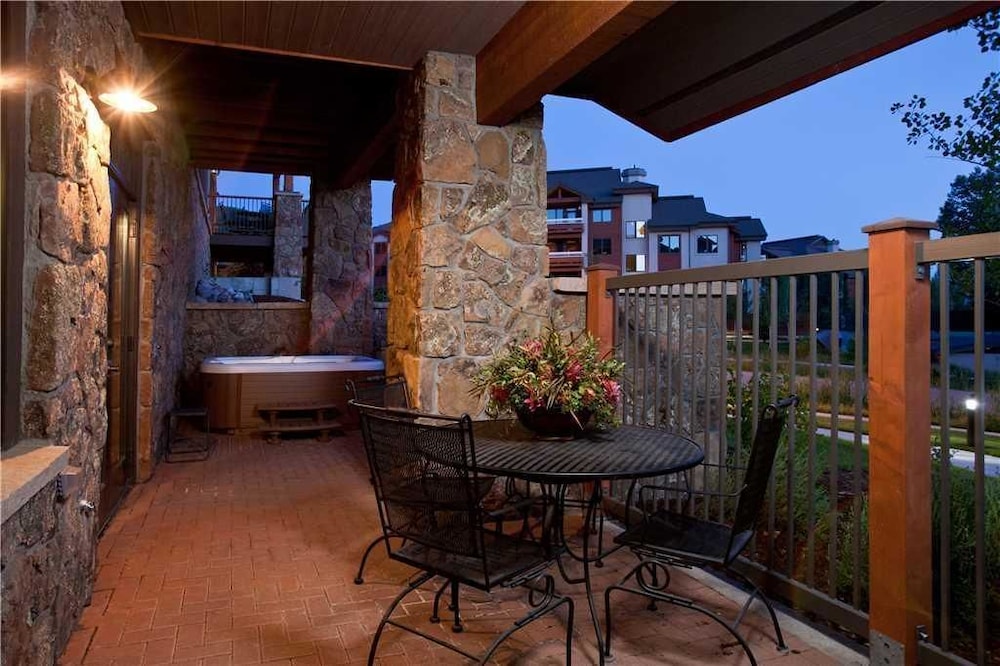 Condo, 1 King Bed with Sofa bed (5114 Emerald Lodge, Trappeur's Crossi) photo 2