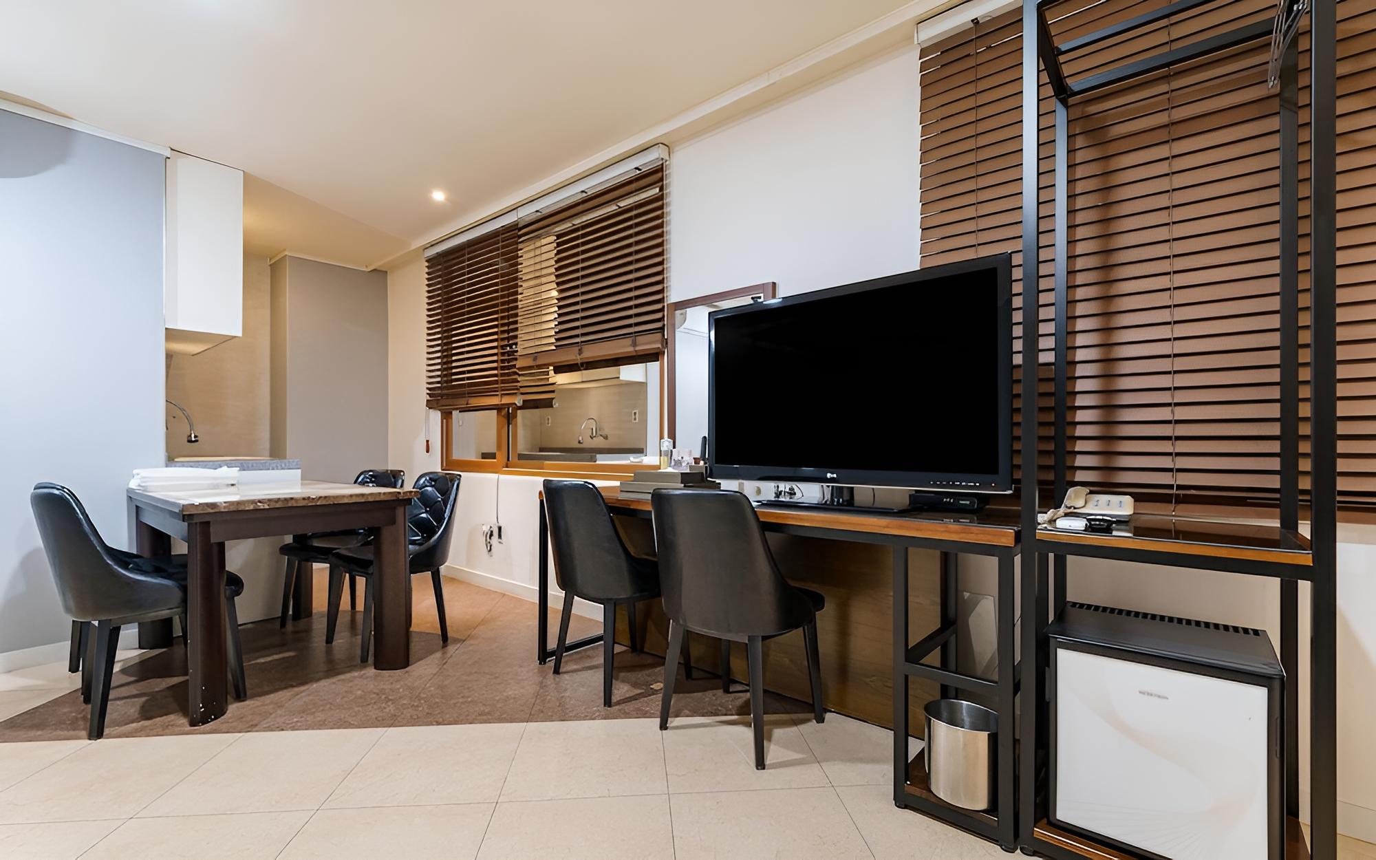 Room (Family Suite Ondol (Pension type for ) - Photo 3