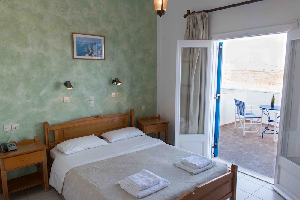 Standard Double Room - Photo 5