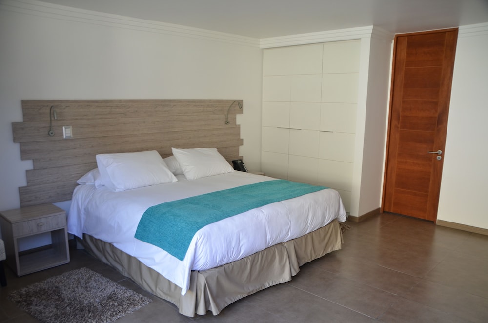 Superior Triple Room, 1 King Bed with Sofa bed, Non Smoking, Beach View photo 1