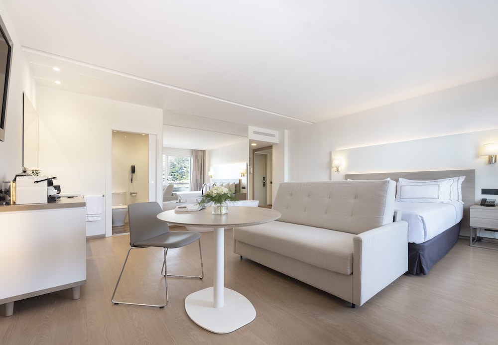 Premium Room, Sea View (Grand) - Photo 4