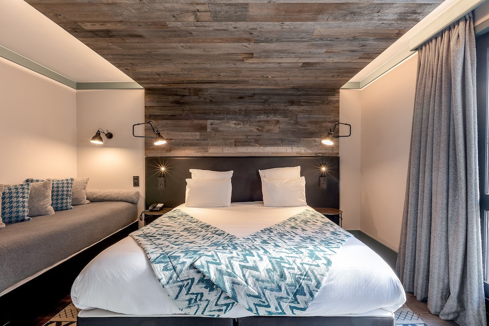 Classic Double Room, City View - Photo 3