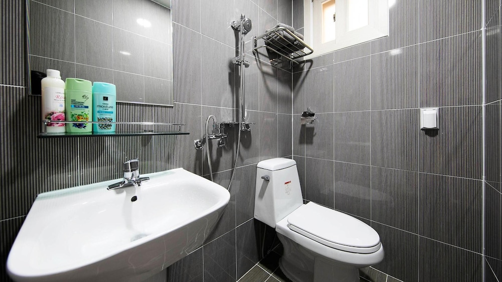 Basic Room, 1 Bedroom (104 ( No cooking )) - Photo 6