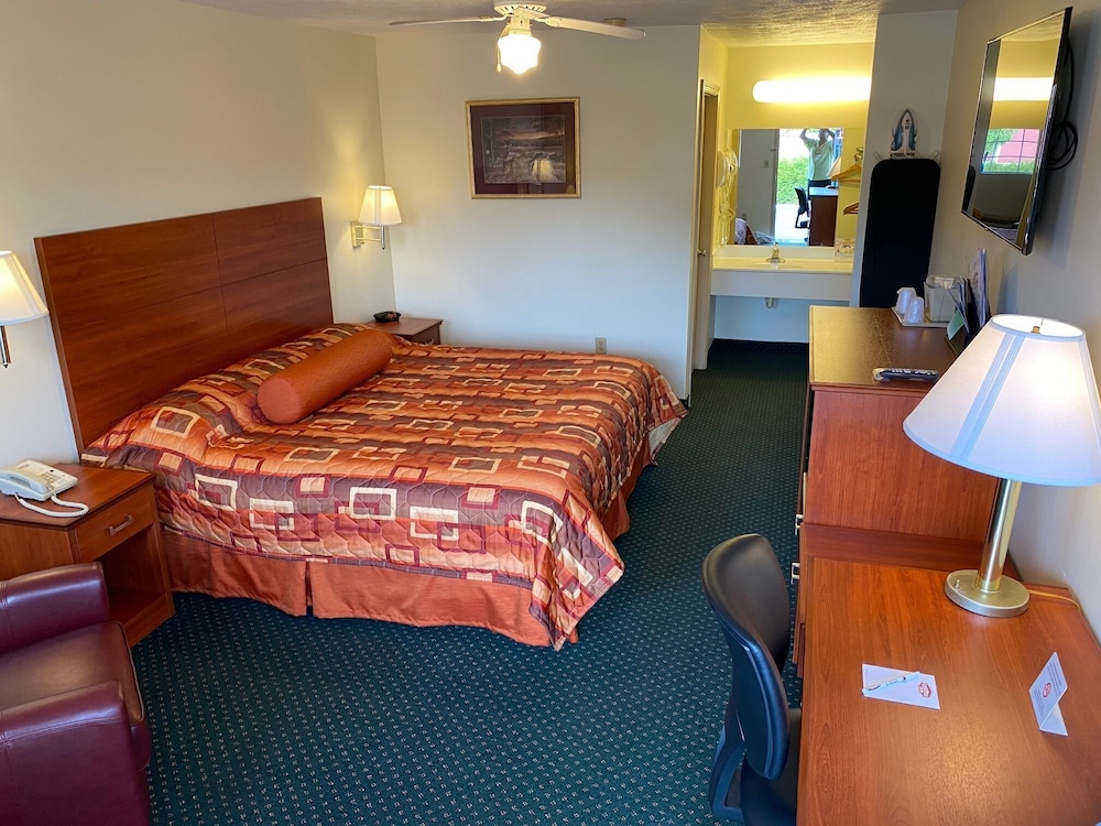 Standard Room, 1 King Bed, Smoking