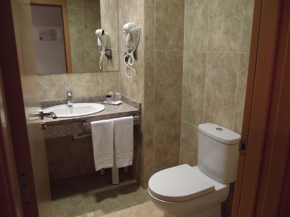 Double Room - Photo 5