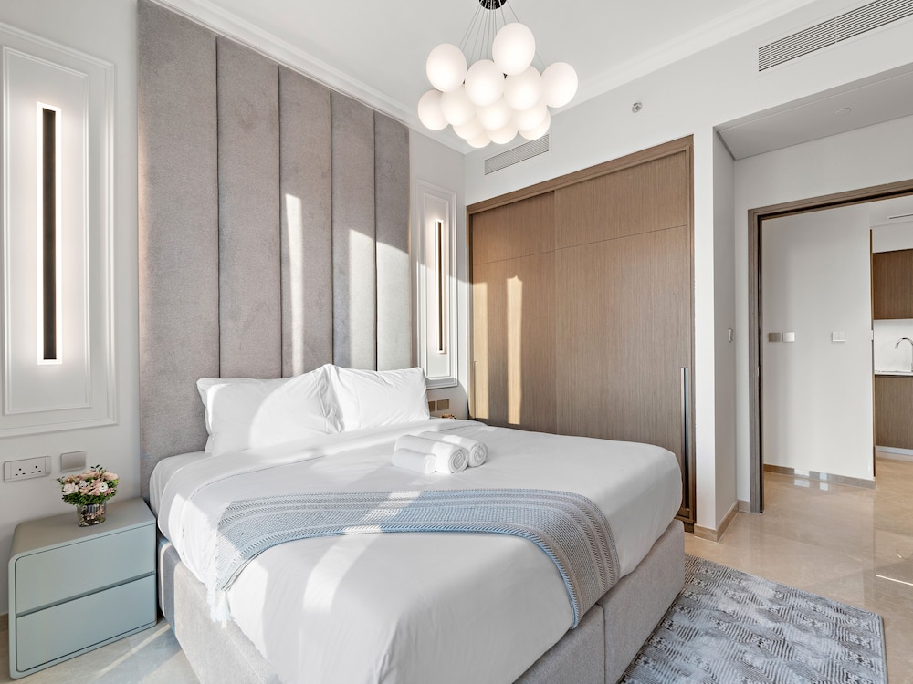 Luxury Apartment, 1 Bedroom, Private Pool, City View photo 2